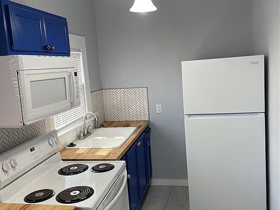 3rd image of 1708 19th St Unit 2