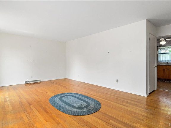 4th image of 511 W Cherry St