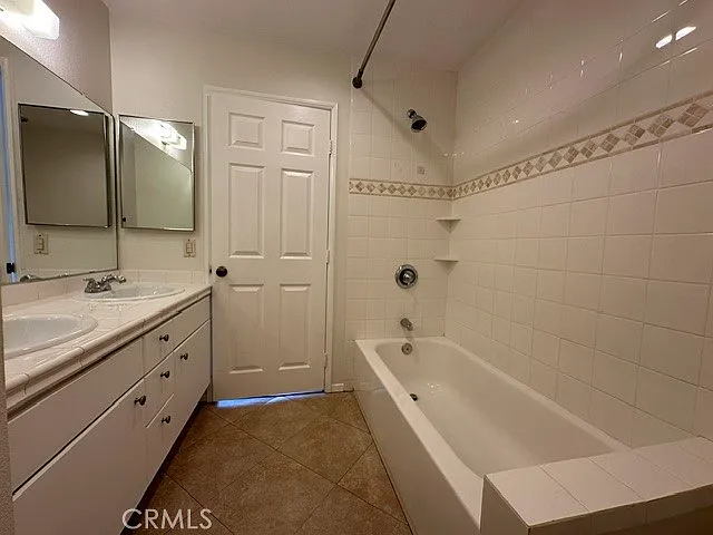 22865 Del Valle St — Photo 26