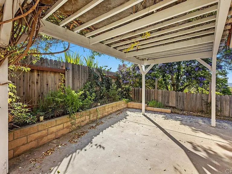5444 Loganberry Way — Photo 31