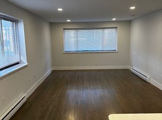 300 Hammond Pond Pkwy #103, Chestnut Hill, MA 02467