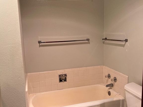 5th image of 3013 N Garden Ave