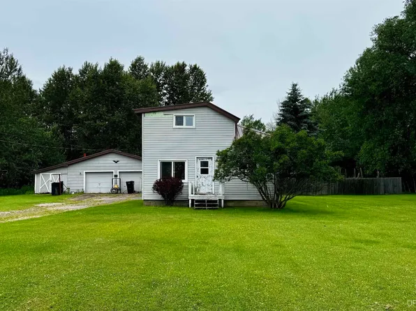 804 N 15th St, Gladstone, MI 49837