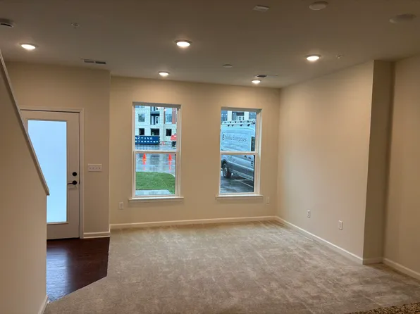 407 Reading Ct, Princeton Junction, NJ 08550