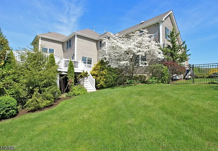 17 Dege Farm Rd — Photo 2
