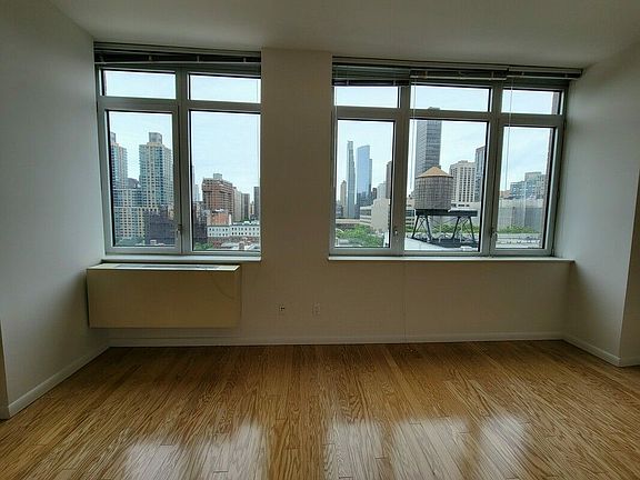 4th image of 229 W 60th St APT 11T