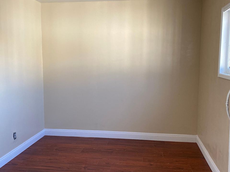 2nd image of 935 N Dalton Ave