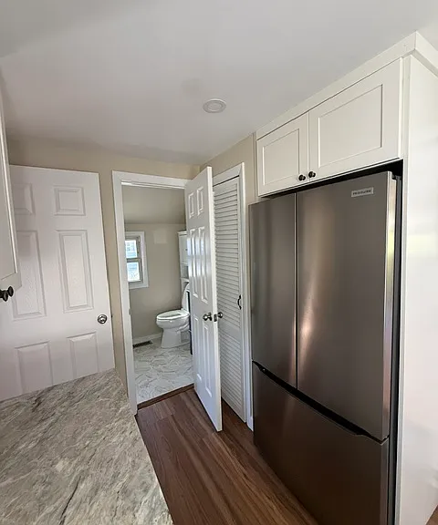 9 Sybil Ave — Photo 8