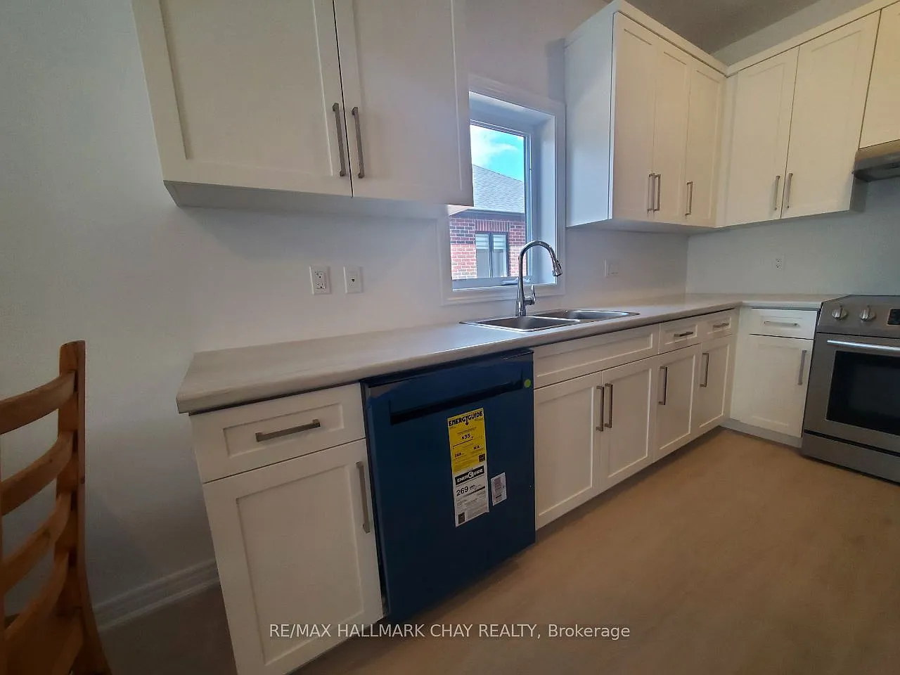 4 bed, $2,200 — Photo 3