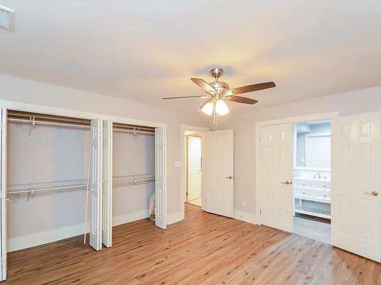 310 Berwick Ct — Photo 10