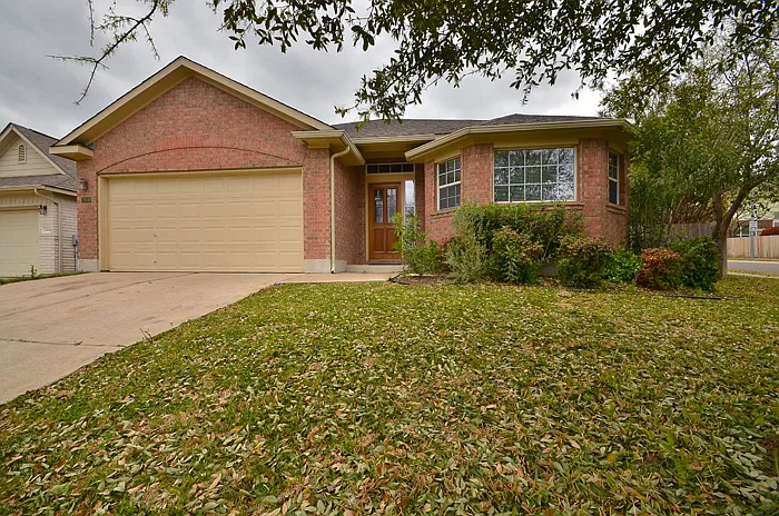 2000 Maize Bend Dr — Photo 1