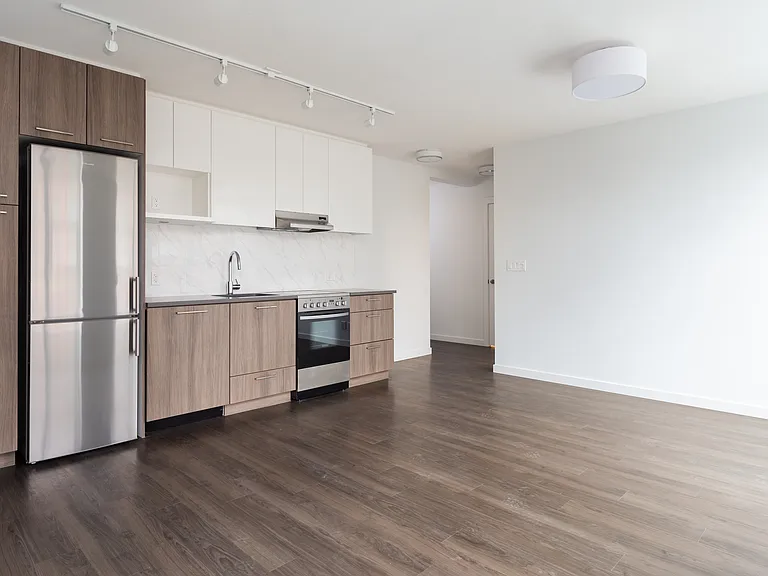 183 Georgia St E — Photo 133