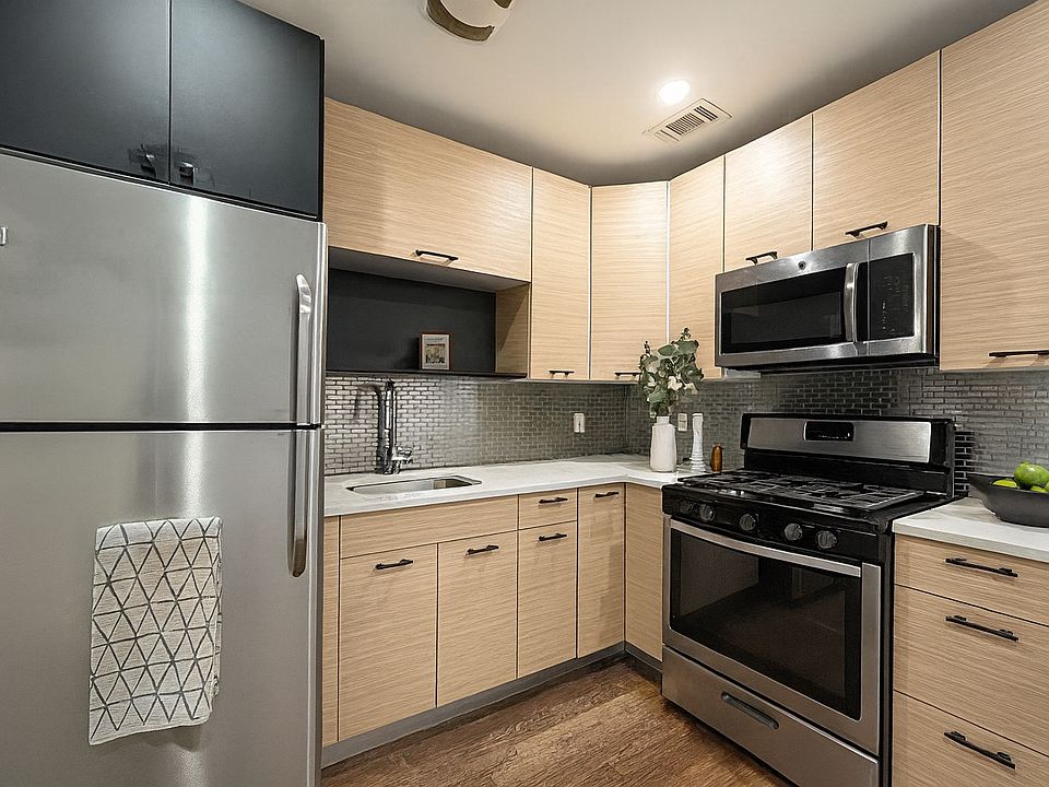 2nd image of 604 Seneca Ave #1L