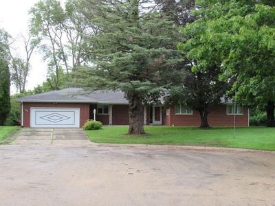 135 Crescent Ct, Monticello, IA, 52310