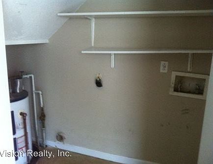 2nd image of 102 Kingsbury Ct APT A