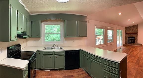 3rd image of 1676 Kensington Cir