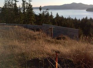 7322 Island Crest Ln, Anacortes, WA 98221