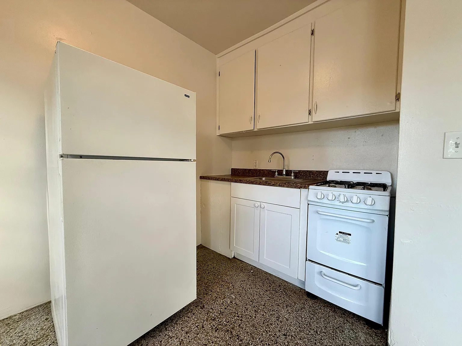 1 bed, 1.0 bath, 750 sqft, $1,300 — Photo 4