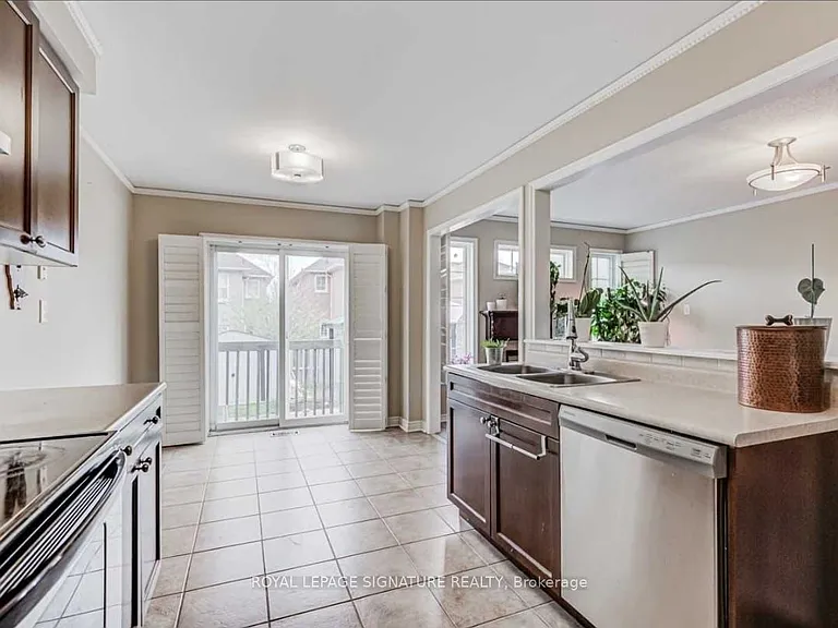 39 Jonesridge Dr — Photo 5