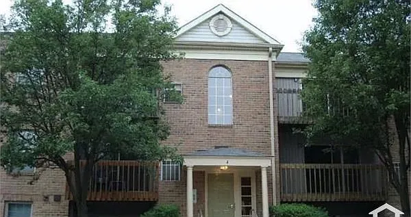 4 Cloverwood Ct #303 — Photo 2