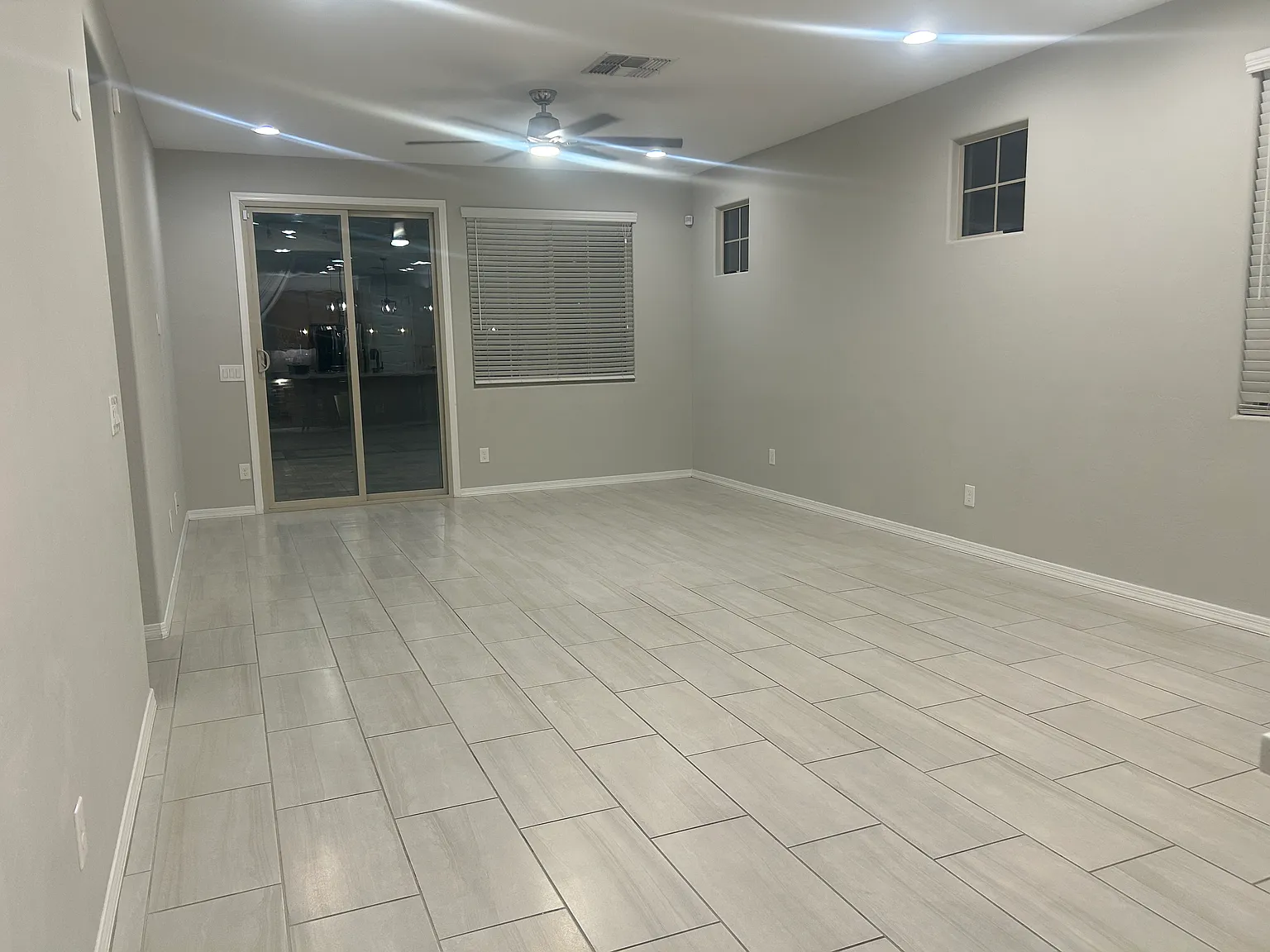 4 bed, 2.5 bath, 1959 sqft, $2,800 — Photo 2