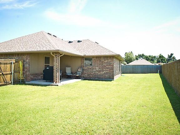 4th image of 1557 SW 95th Ct