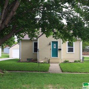 807 S 3rd Ave, Rock Rapids, IA, 51246