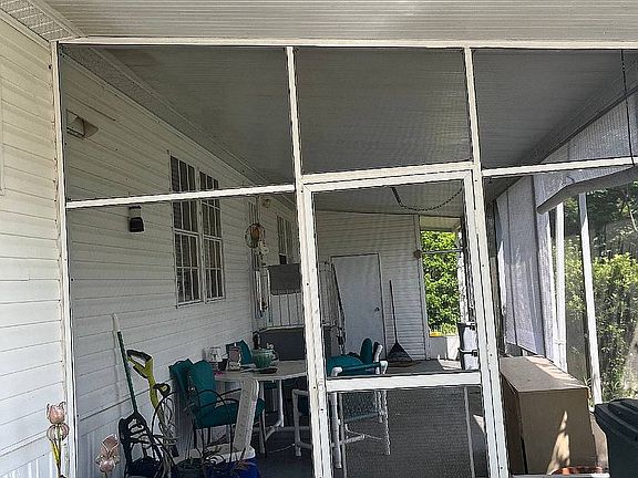 3rd image of 51 Hillsborough Dr