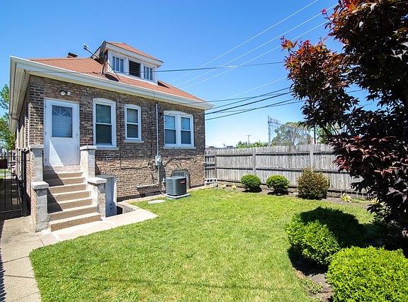 5th image of 4713 S Komensky Ave