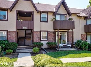 6224 Robinson St APT 2, Overland Park, KS 66202