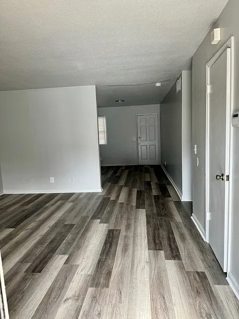 2 bed, 1000 sqft, $900 — Photo 4