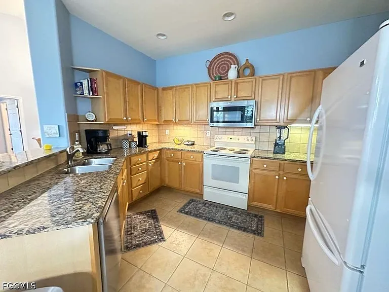 9250 Bayberry Bnd #202 — Photo 17
