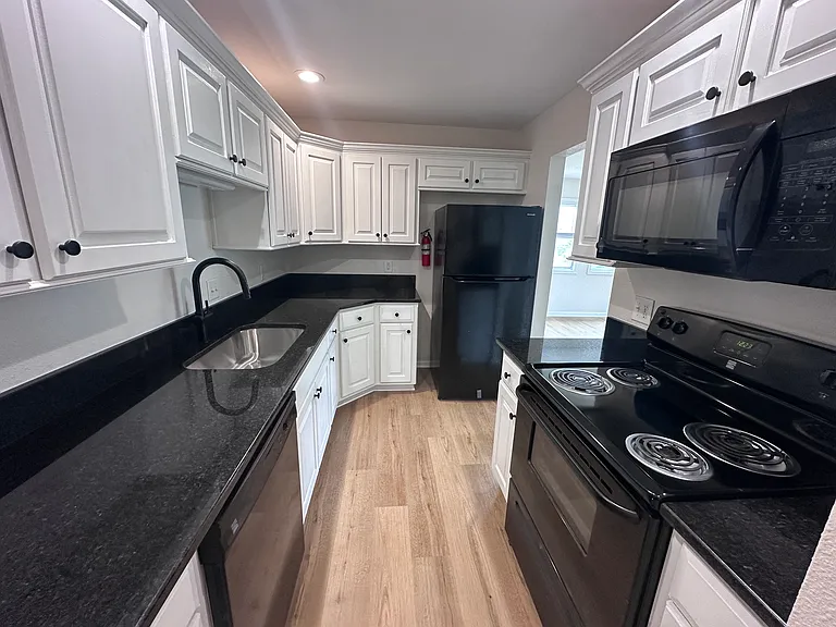 4201 S Minnie St #7 — Photo 7