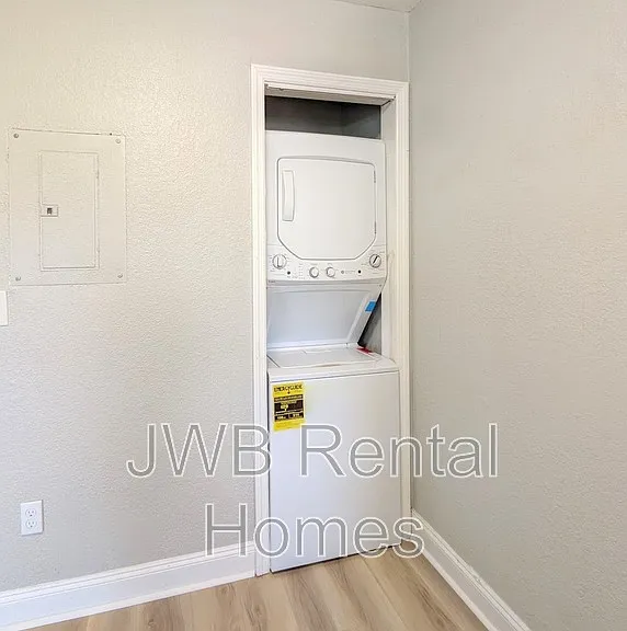 7815 Jasper Ave — Photo 7