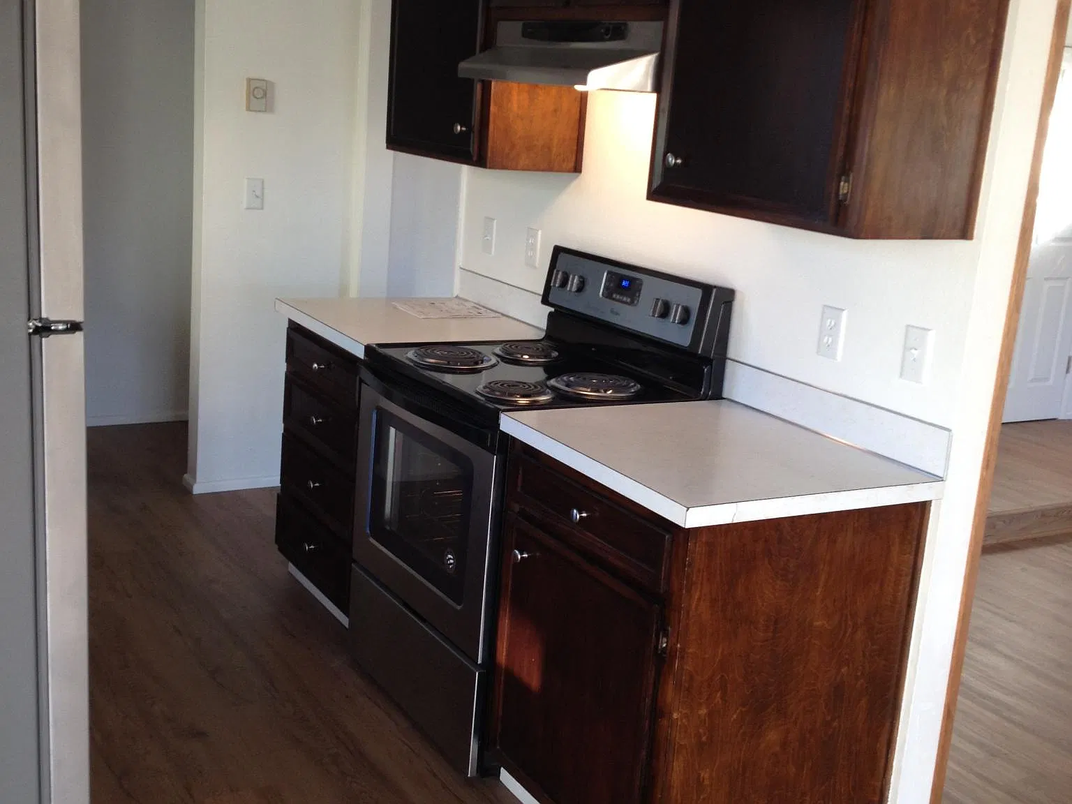 3 bed, 1056 sqft, $1,900 — Photo 3