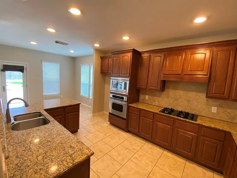 26226 Bright Dawn Ct — Photo 8