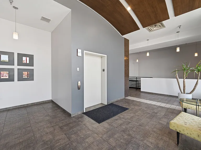 9 W Franklin Ave #306 — Photo 3