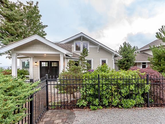 3rd image of 3103 Horsehead Bay Dr NW