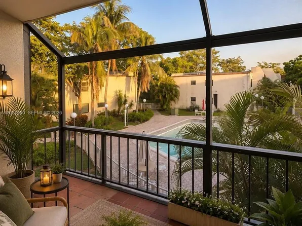 301 N Pine Island Rd APT 220, Plantation, FL 33324