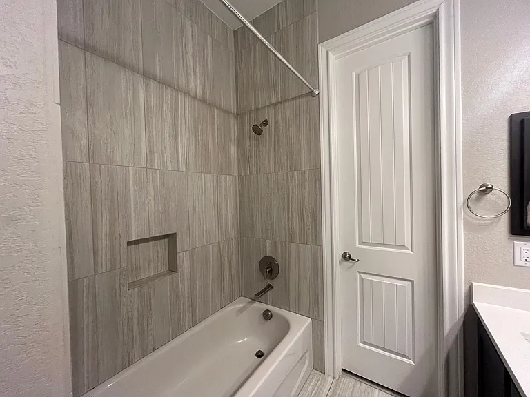 4815 Viewcrest Rd — Photo 12