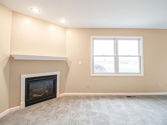 4th image of 122 Sunset Dr