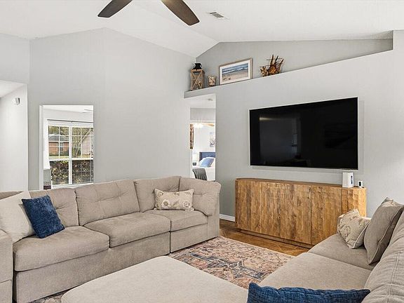 4th image of 8134 Country Bay Blvd