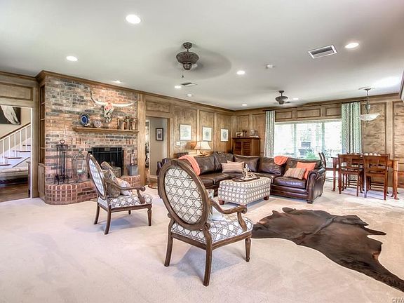 3rd image of 8988 Meadow Creek Dr
