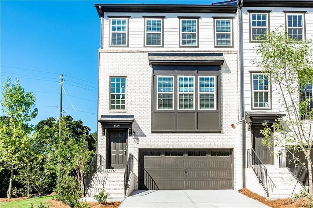 4 bed, 4.0 bath, 2366 sqft, $3,450 — Photo 2