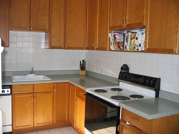 nice bright kitchen