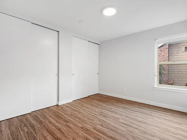 LYLA Eastlake Apartments — Photo 30