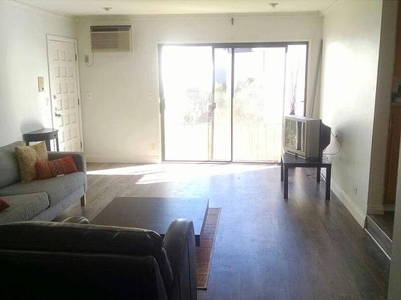 2nd image of 1818 Kelton Ave APT 103