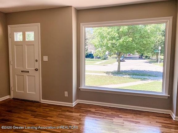 3rd image of 3101 Plymouth Dr