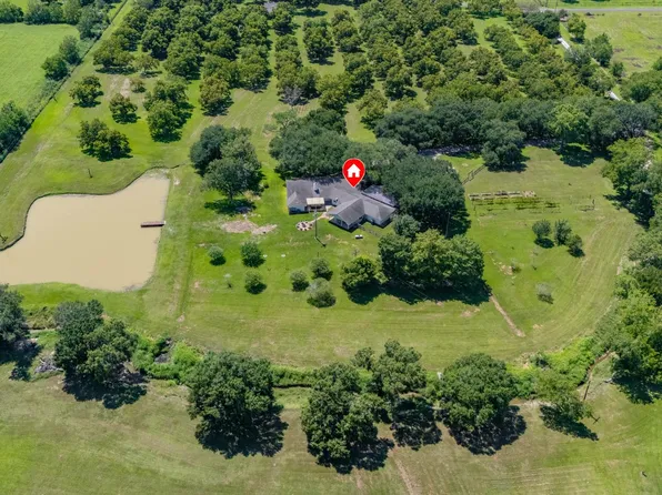 3042 Poskey Rd, Anahuac, TX 77514