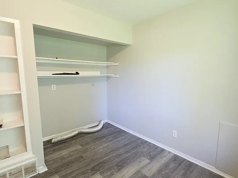 828 Whitethorne Ave #C — Photo 7